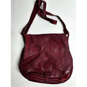 Vintage Paul & Taylor Pebbled Textured Leather Crossbody Purse Red Burgundy